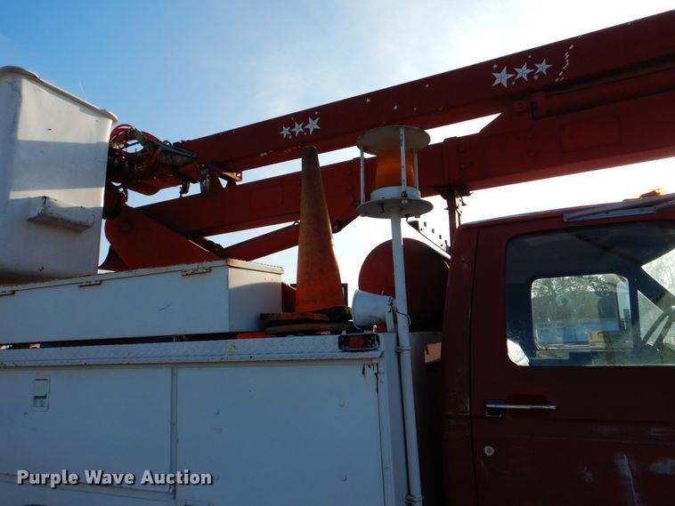 image for item DJ0802 1991 Ford F600  bucket truck
