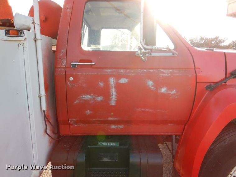 image for item DJ0802 1991 Ford F600  bucket truck