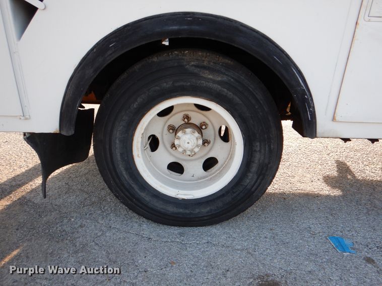 image for item DJ0802 1991 Ford F600  bucket truck