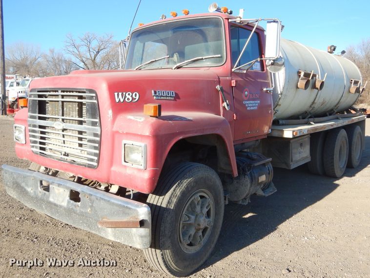 image for item DK3421 1989 Ford L8000  tank truck
