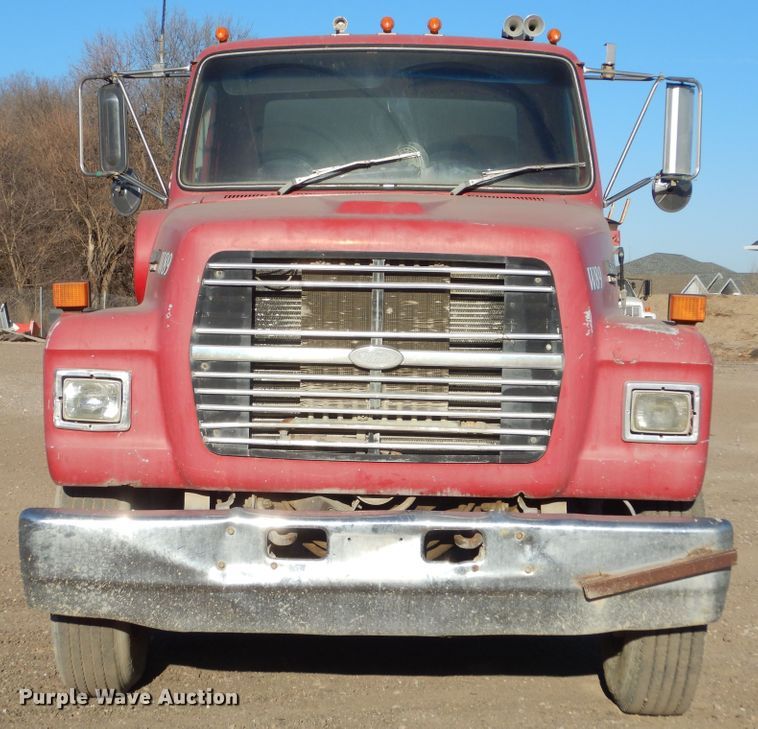 image for item DK3421 1989 Ford L8000  tank truck