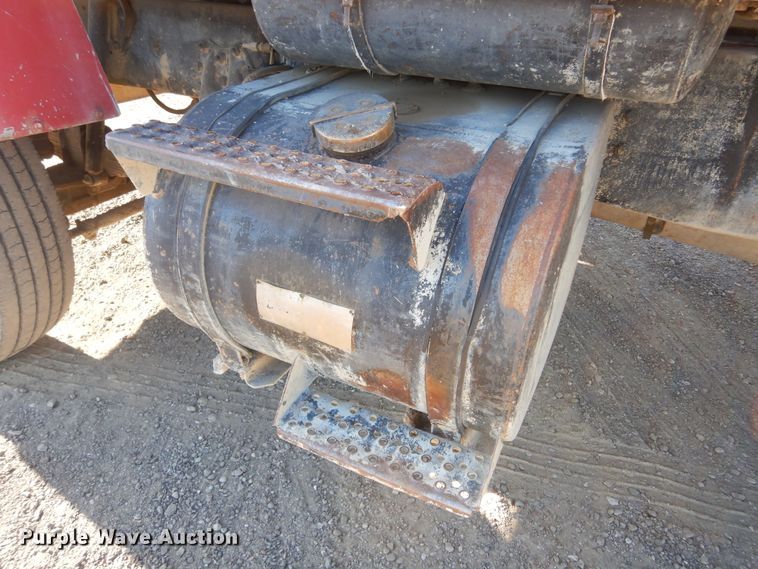 image for item DK3421 1989 Ford L8000  tank truck