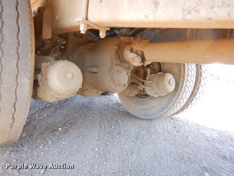 image for item DK3421 1989 Ford L8000  tank truck