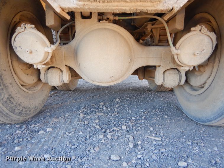 image for item DK3421 1989 Ford L8000  tank truck