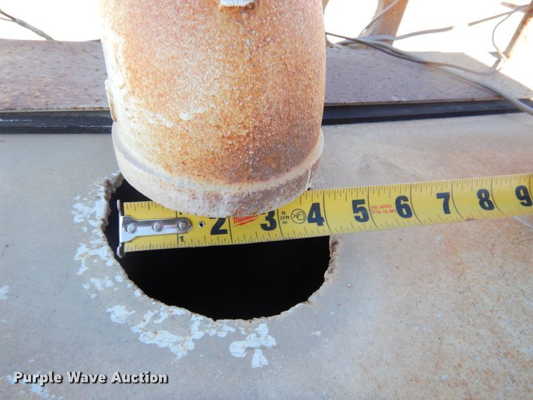 image for item DK3421 1989 Ford L8000  tank truck