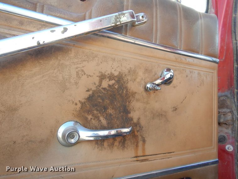 image for item DK3421 1989 Ford L8000  tank truck