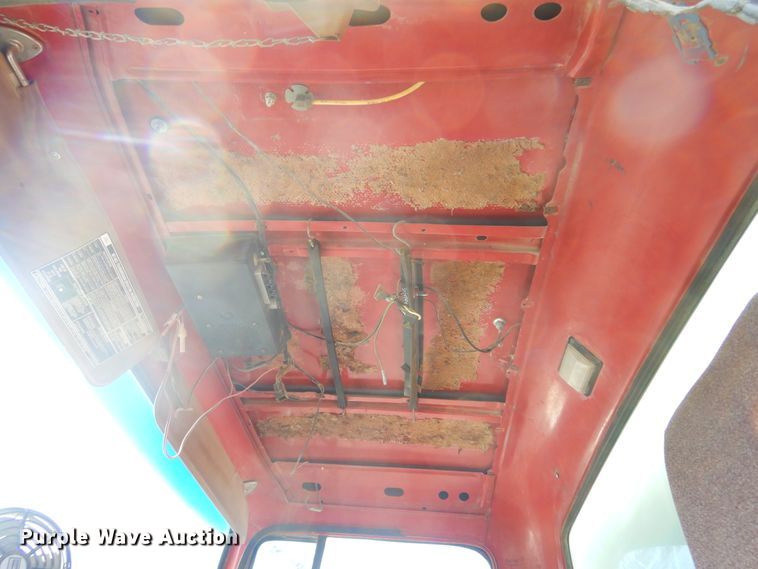 image for item DK3421 1989 Ford L8000  tank truck