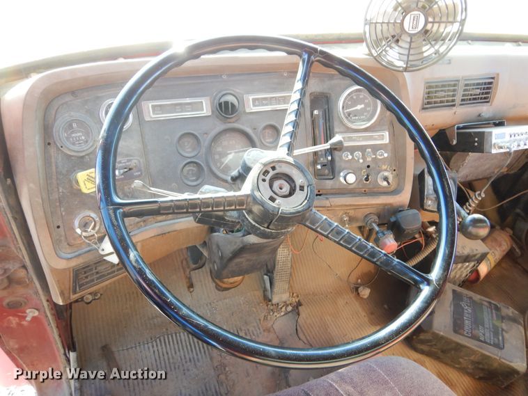 image for item DK3421 1989 Ford L8000  tank truck