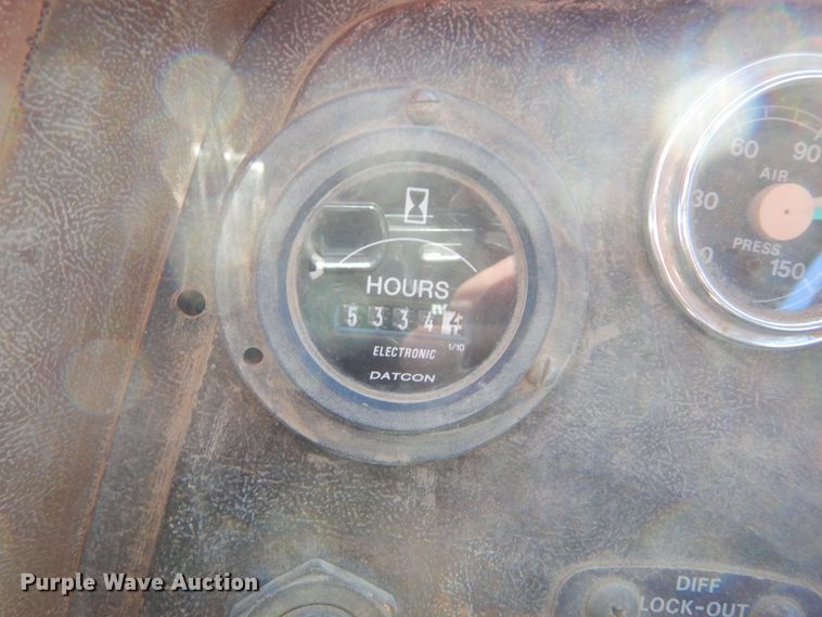 image for item DK3421 1989 Ford L8000  tank truck