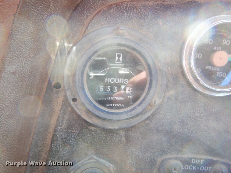 image for item DK3421 1989 Ford L8000  tank truck