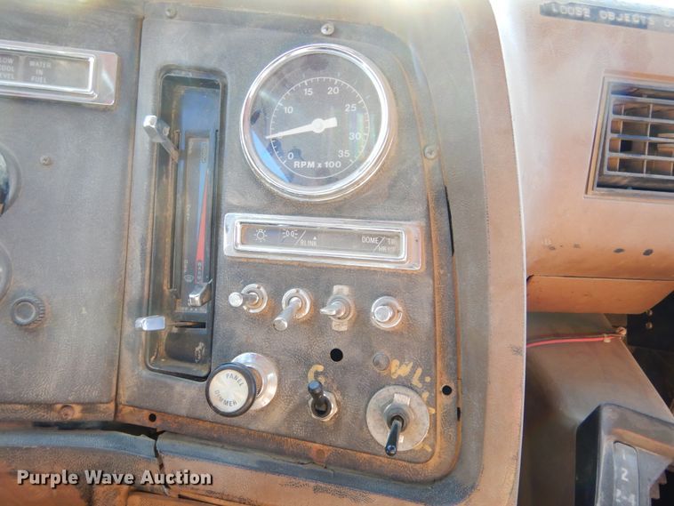 image for item DK3421 1989 Ford L8000  tank truck