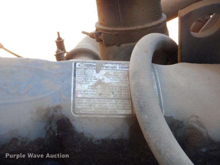 image for item DK3421 1989 Ford L8000  tank truck