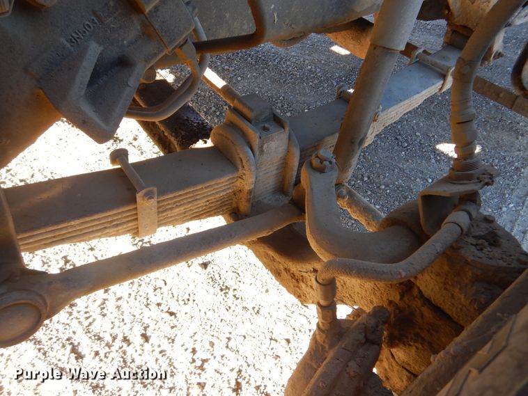 image for item DK3421 1989 Ford L8000  tank truck