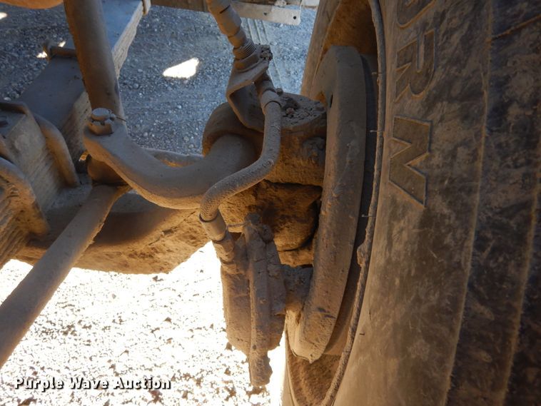 image for item DK3421 1989 Ford L8000  tank truck