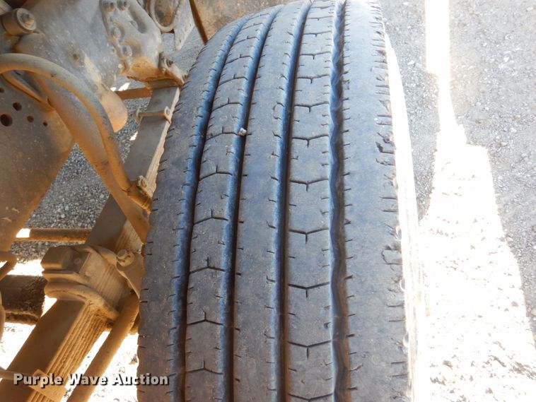 image for item DK3421 1989 Ford L8000  tank truck