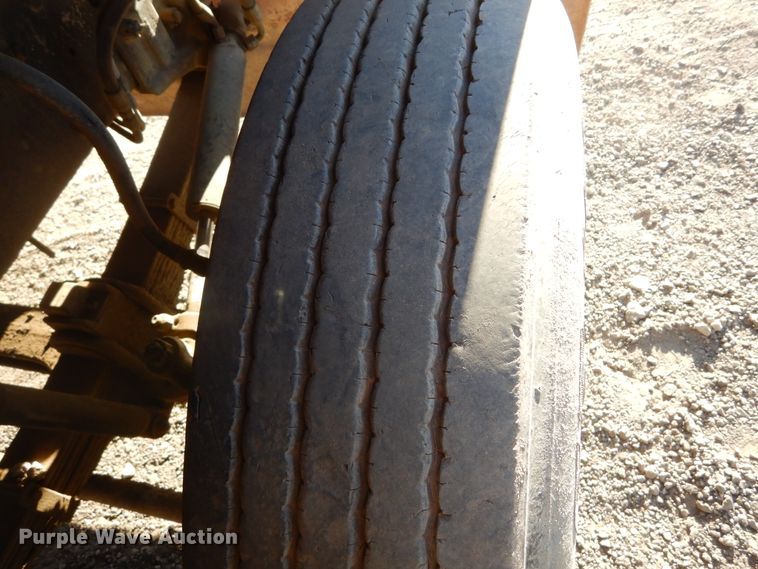 image for item DK3421 1989 Ford L8000  tank truck