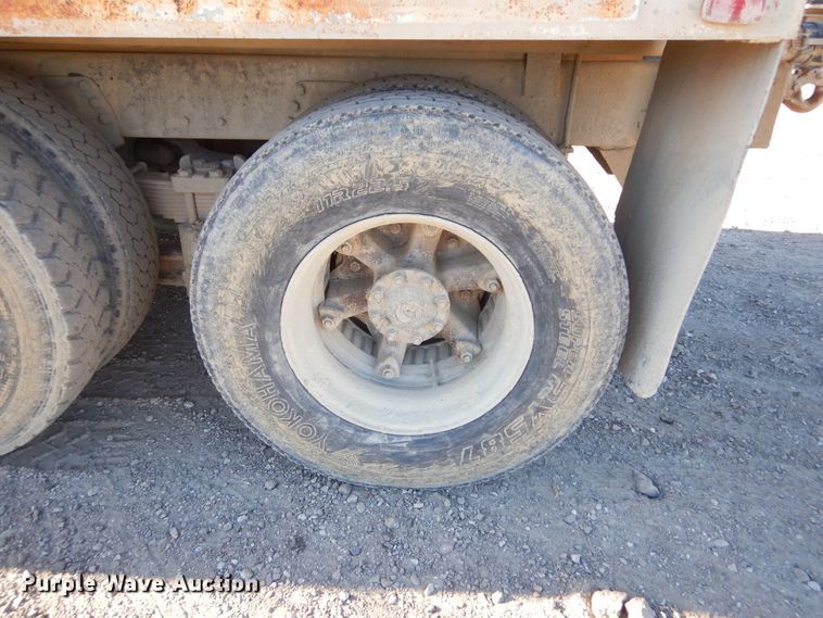 image for item DK3421 1989 Ford L8000  tank truck