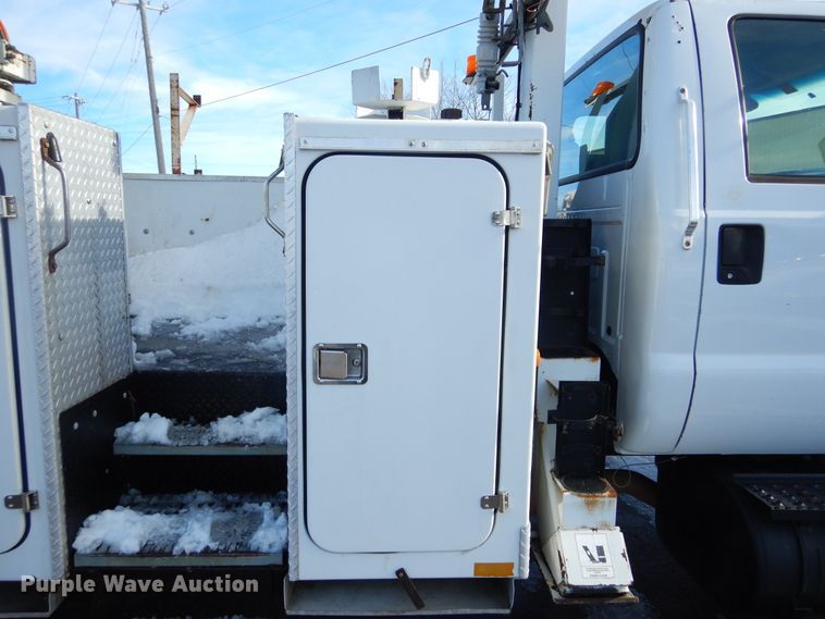 image for item DK3438 2006 Ford F750 Super Duty  bucket truck