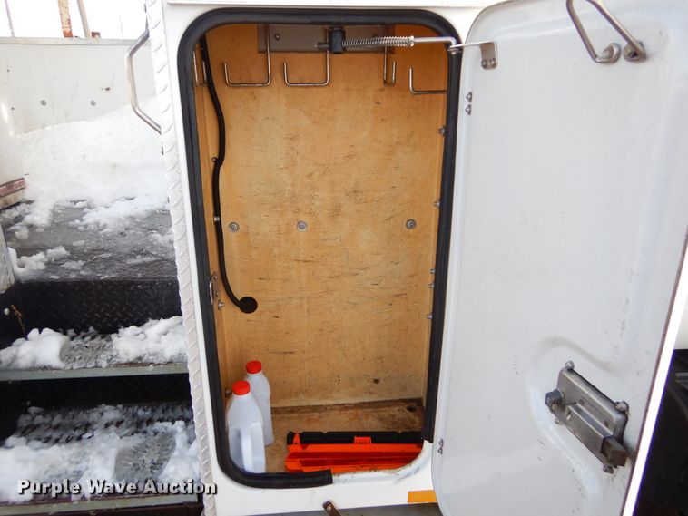 image for item DK3438 2006 Ford F750 Super Duty  bucket truck