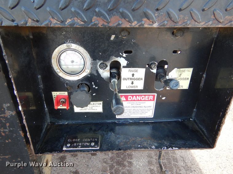 image for item DK3438 2006 Ford F750 Super Duty  bucket truck