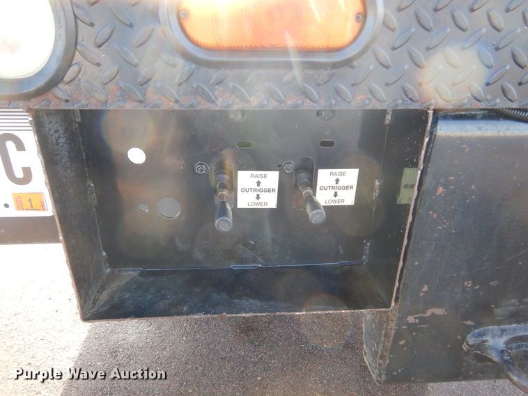 image for item DK3438 2006 Ford F750 Super Duty  bucket truck