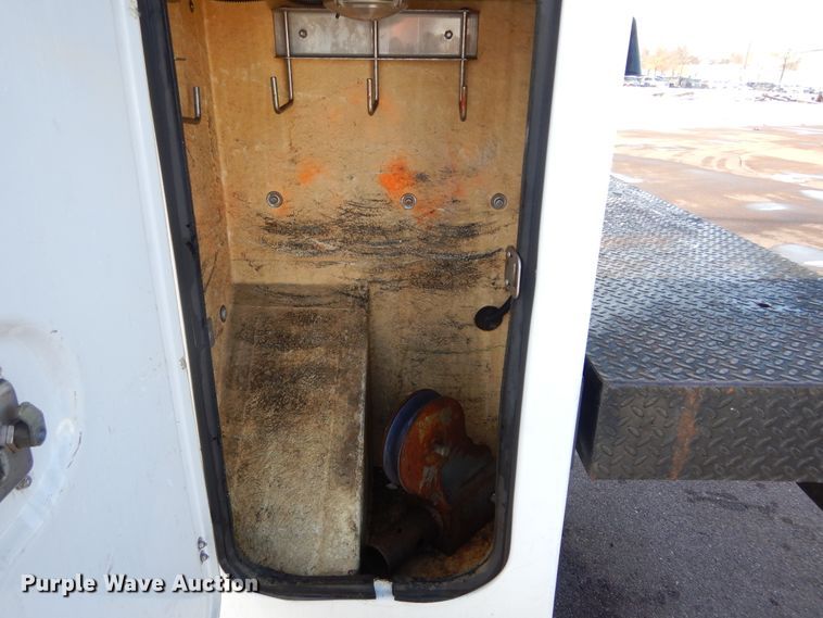 image for item DK3438 2006 Ford F750 Super Duty  bucket truck