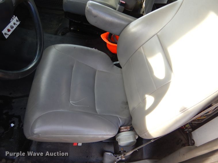 image for item DK3438 2006 Ford F750 Super Duty  bucket truck