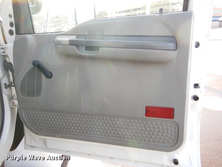 image for item DK3438 2006 Ford F750 Super Duty  bucket truck