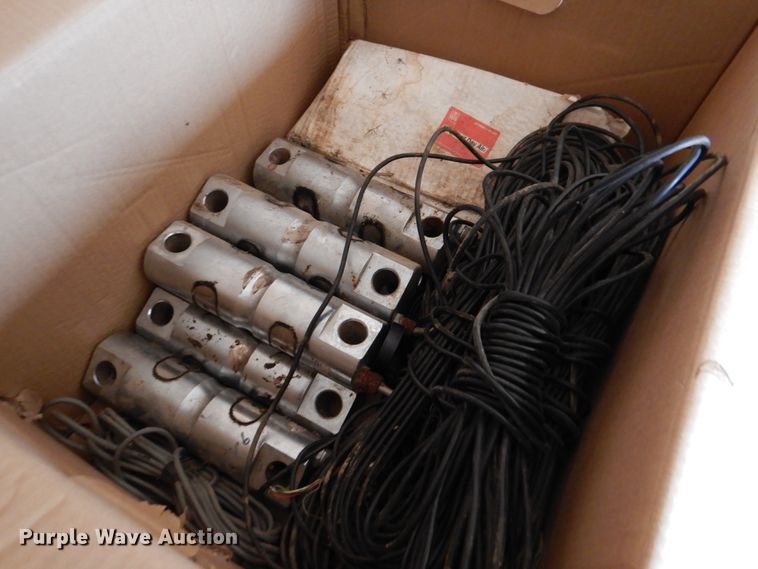 image for item DL0697 (2) piece scale