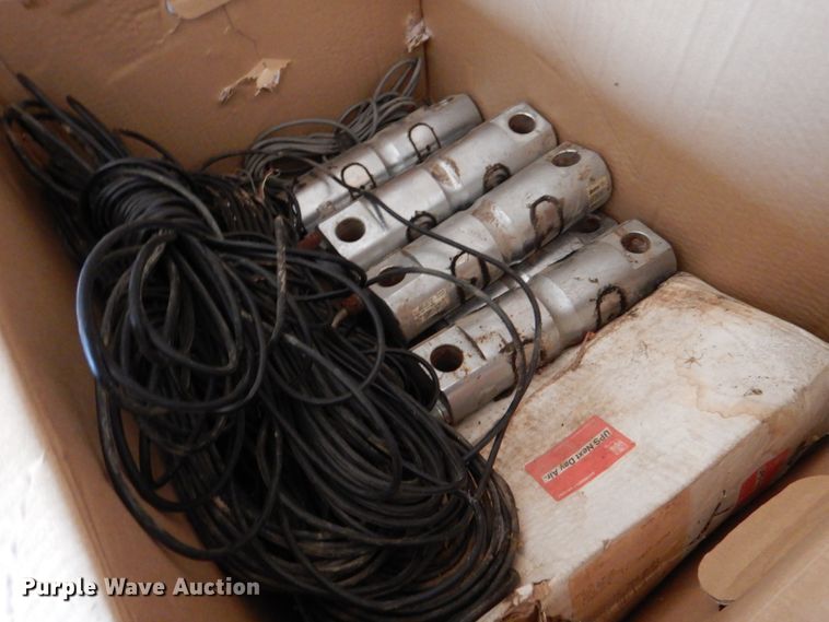 image for item DL0697 (2) piece scale