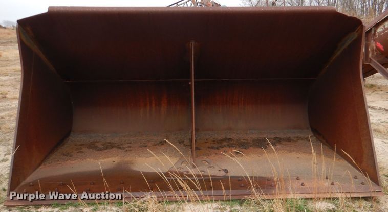 image for item DL0702 ACS JD824J  bucket