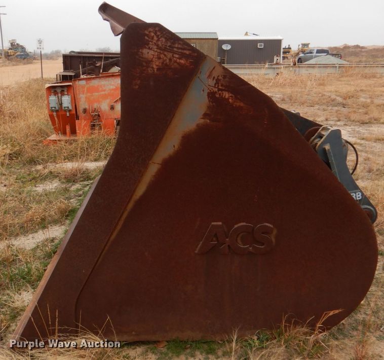 image for item DL0702 ACS JD824J  bucket