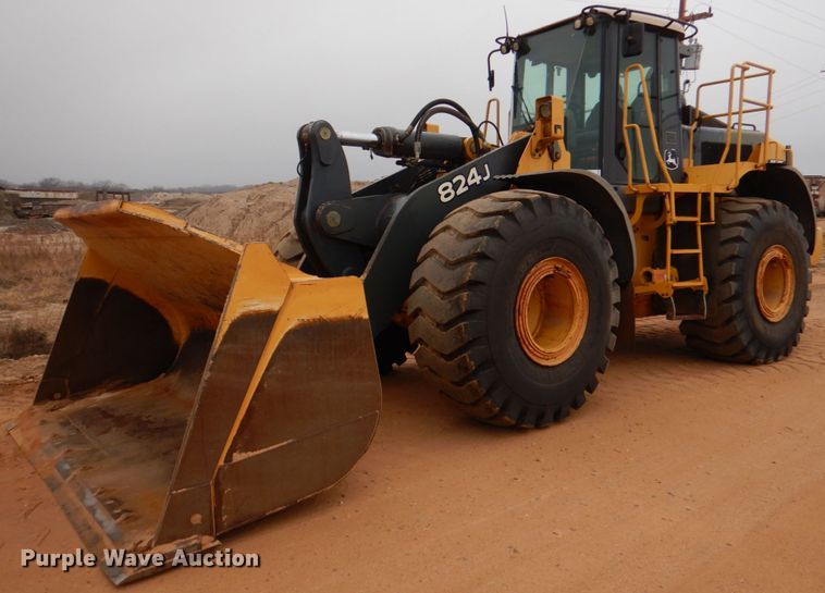 image for item DL0705 2006 John Deere 824J  wheel loader