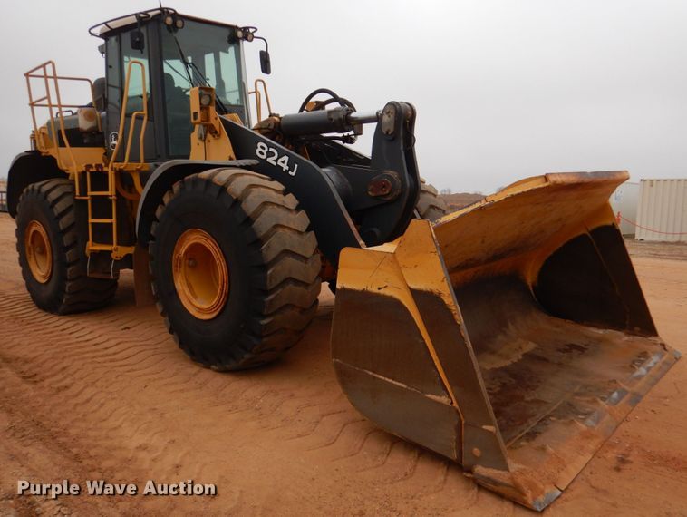 image for item DL0705 2006 John Deere 824J  wheel loader