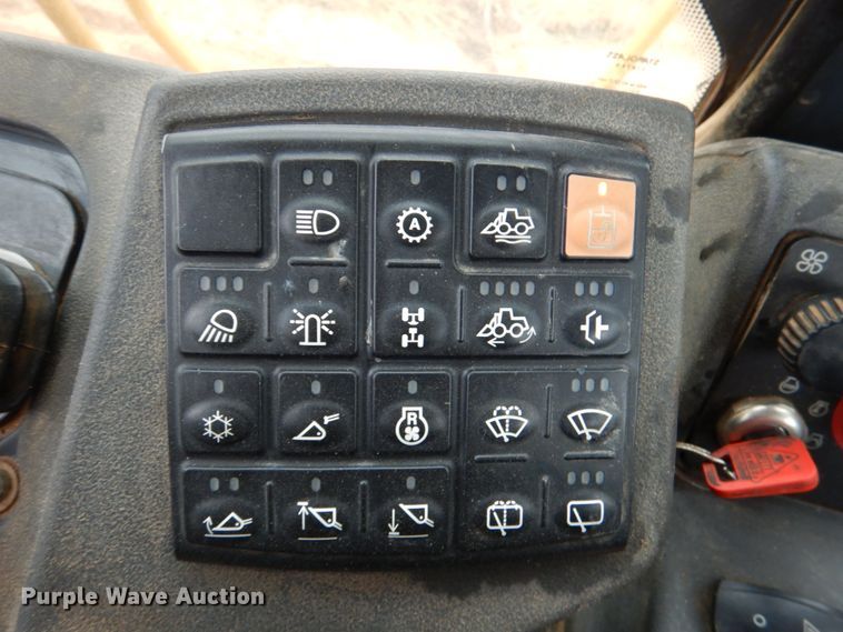 image for item DL0705 2006 John Deere 824J  wheel loader