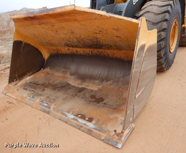 image for item DL0705 2006 John Deere 824J  wheel loader