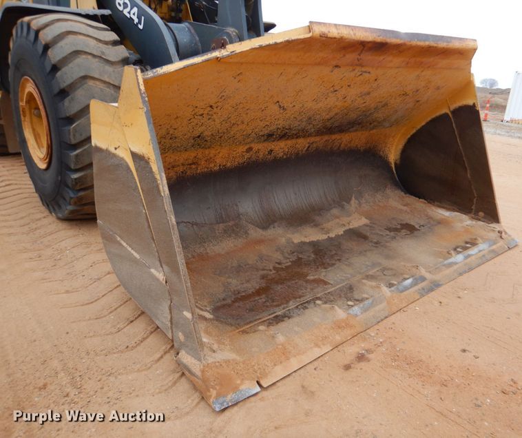 image for item DL0705 2006 John Deere 824J  wheel loader