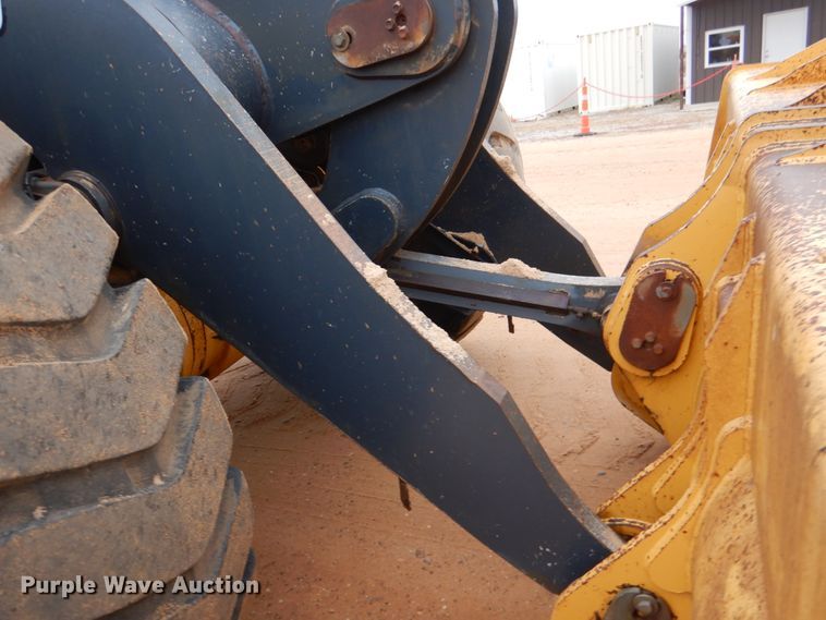 image for item DL0705 2006 John Deere 824J  wheel loader