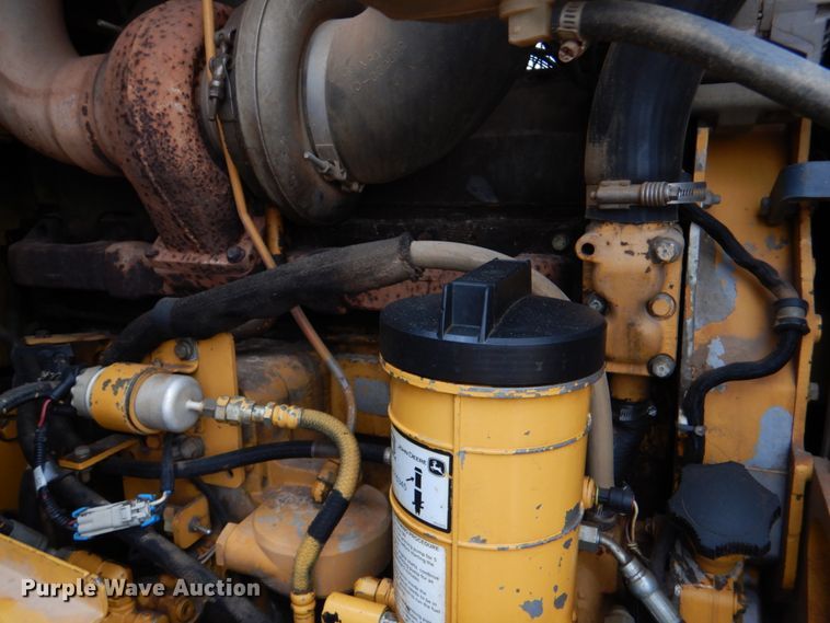 image for item DL0705 2006 John Deere 824J  wheel loader