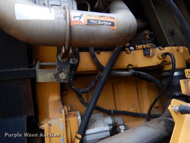 image for item DL0705 2006 John Deere 824J  wheel loader