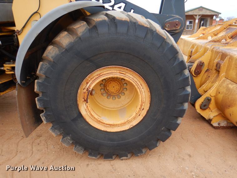 image for item DL0705 2006 John Deere 824J  wheel loader