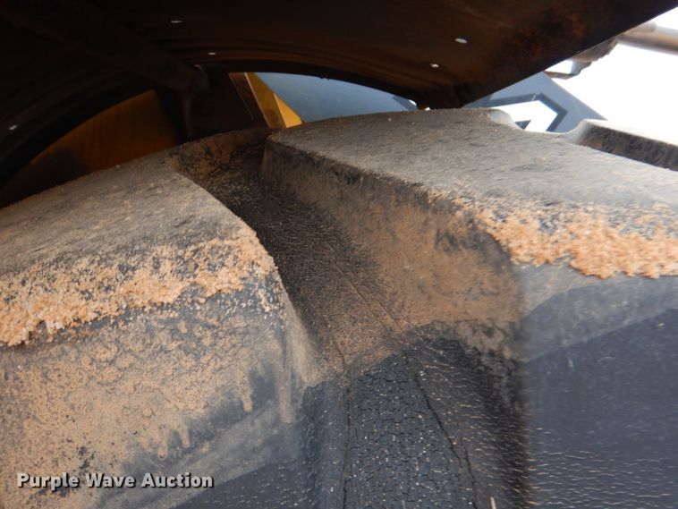 image for item DL0705 2006 John Deere 824J  wheel loader