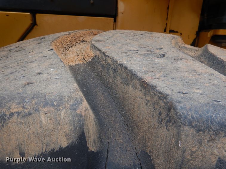 image for item DL0705 2006 John Deere 824J  wheel loader