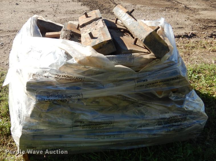 image for item DL6336 24" W rubber track pads