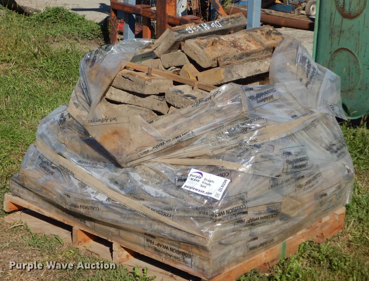 image for item DL6336 24" W rubber track pads