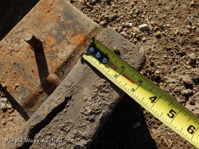 image for item DL6336 24" W rubber track pads