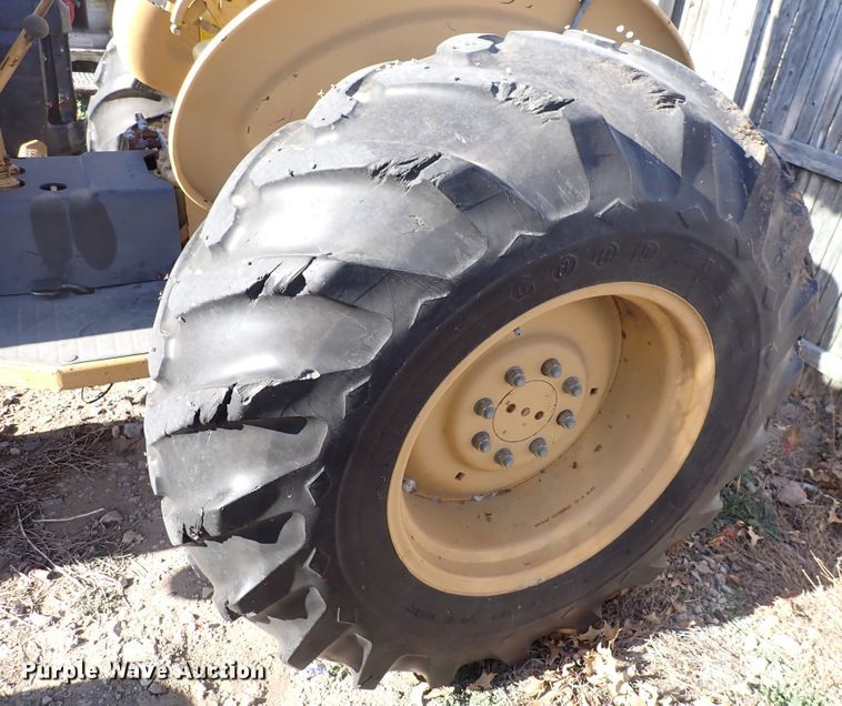 image for item DN2402 Ford 250C  tractor