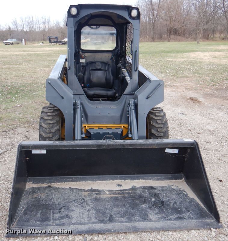 image for item DN2552 2010 John Deere 318D  skid steer loader