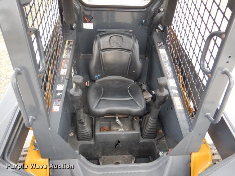image for item DN2552 2010 John Deere 318D  skid steer loader