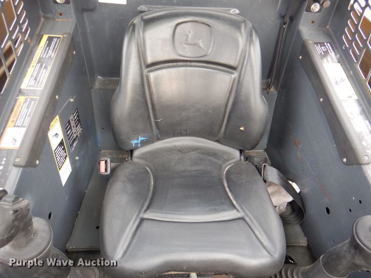 image for item DN2552 2010 John Deere 318D  skid steer loader